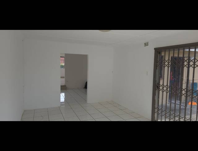 3 BEDROOM HOUSE RENTED IN HAYFIELDS